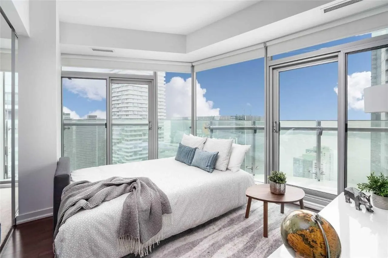 Hotel Comfort Opulence Suites Superior 3 Bedroom Suite 48Th Floor With Lake View Toronto