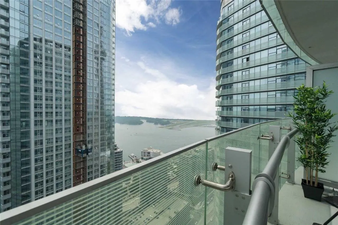 Comfort Opulence Suites Superior 3 Bedroom Suite 48Th Floor With Lake View Toronto Hotel