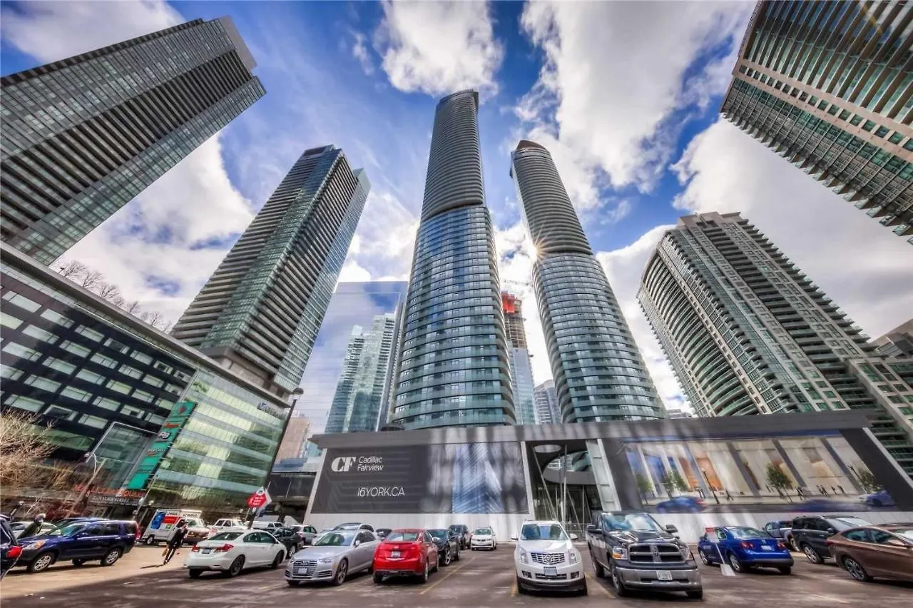 Comfort Opulence Suites Superior 3 Bedroom Suite 48Th Floor With Lake View Toronto Hotel